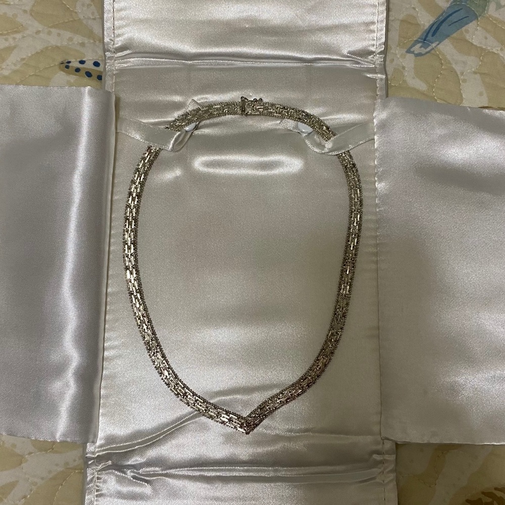 beautiful silver choker